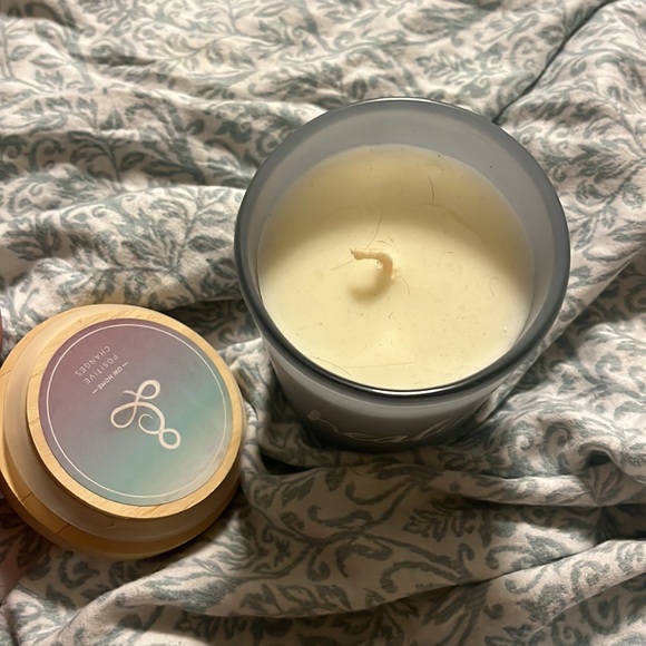 Never burned, healing candle. Sea salt and lily scent - Picture 3 of 3